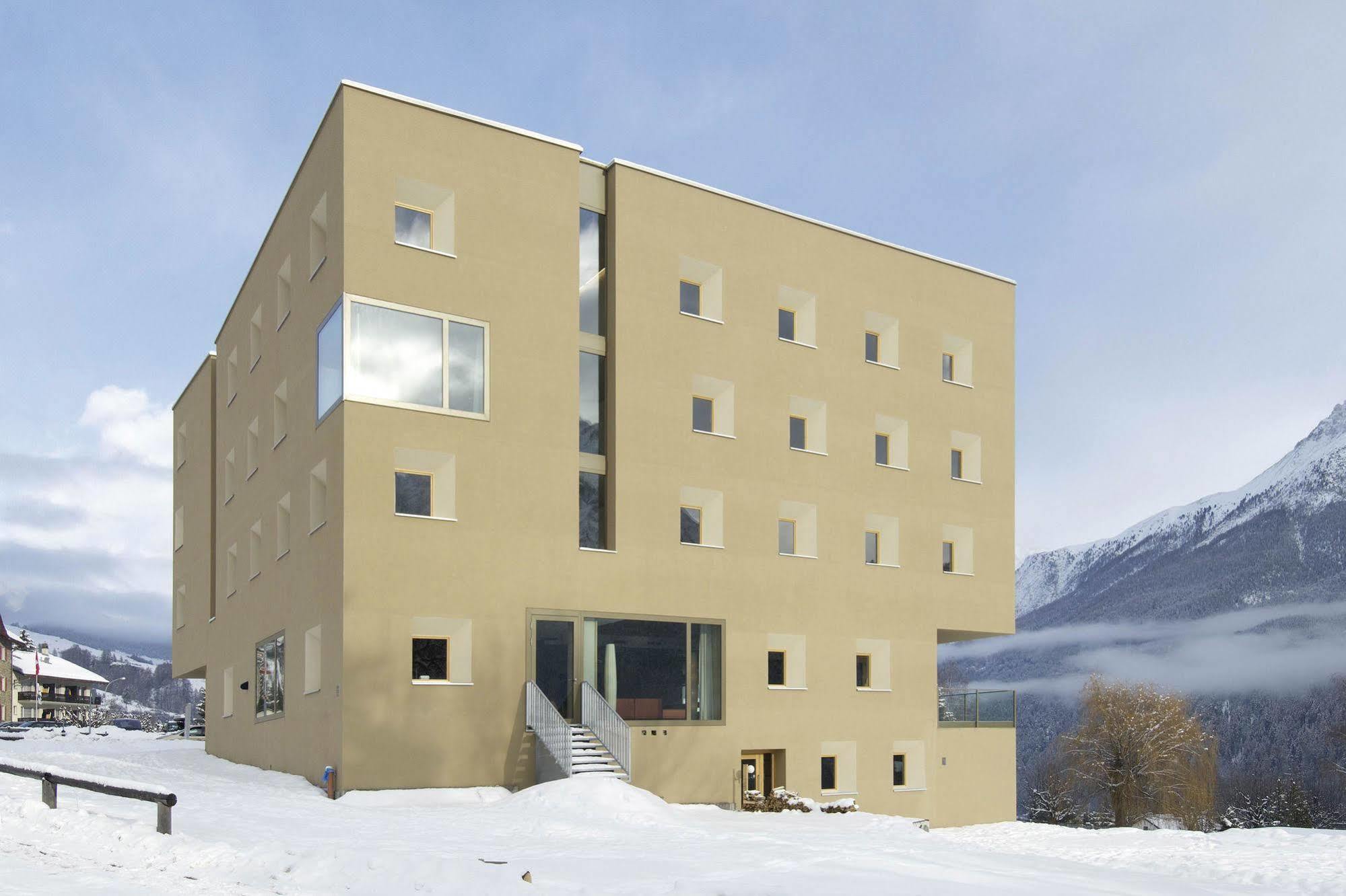 Scuol Youth Hostel Eksteriør bilde