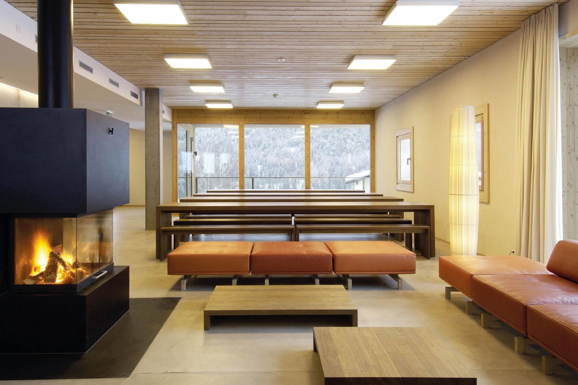 Scuol Youth Hostel Eksteriør bilde